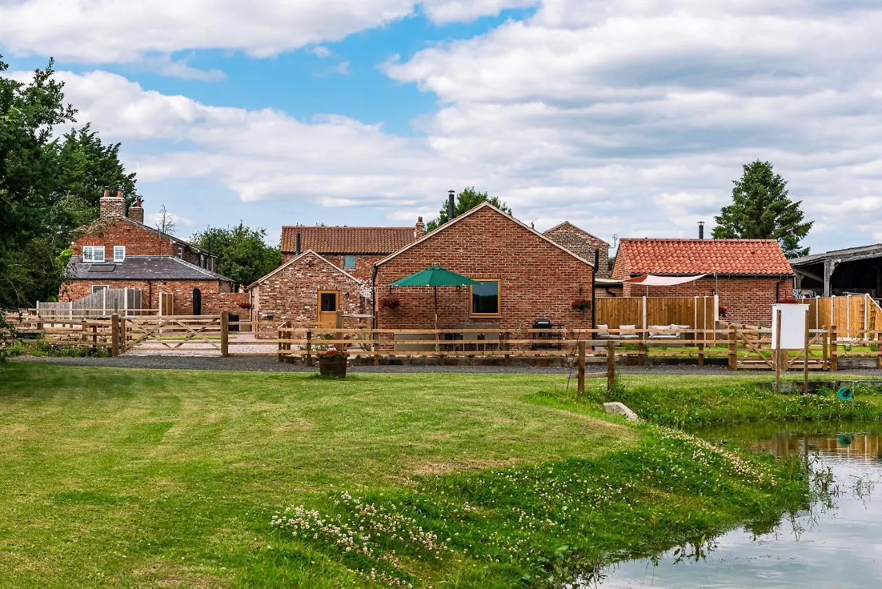 Brecks Farm - Cow Kennels Villa York